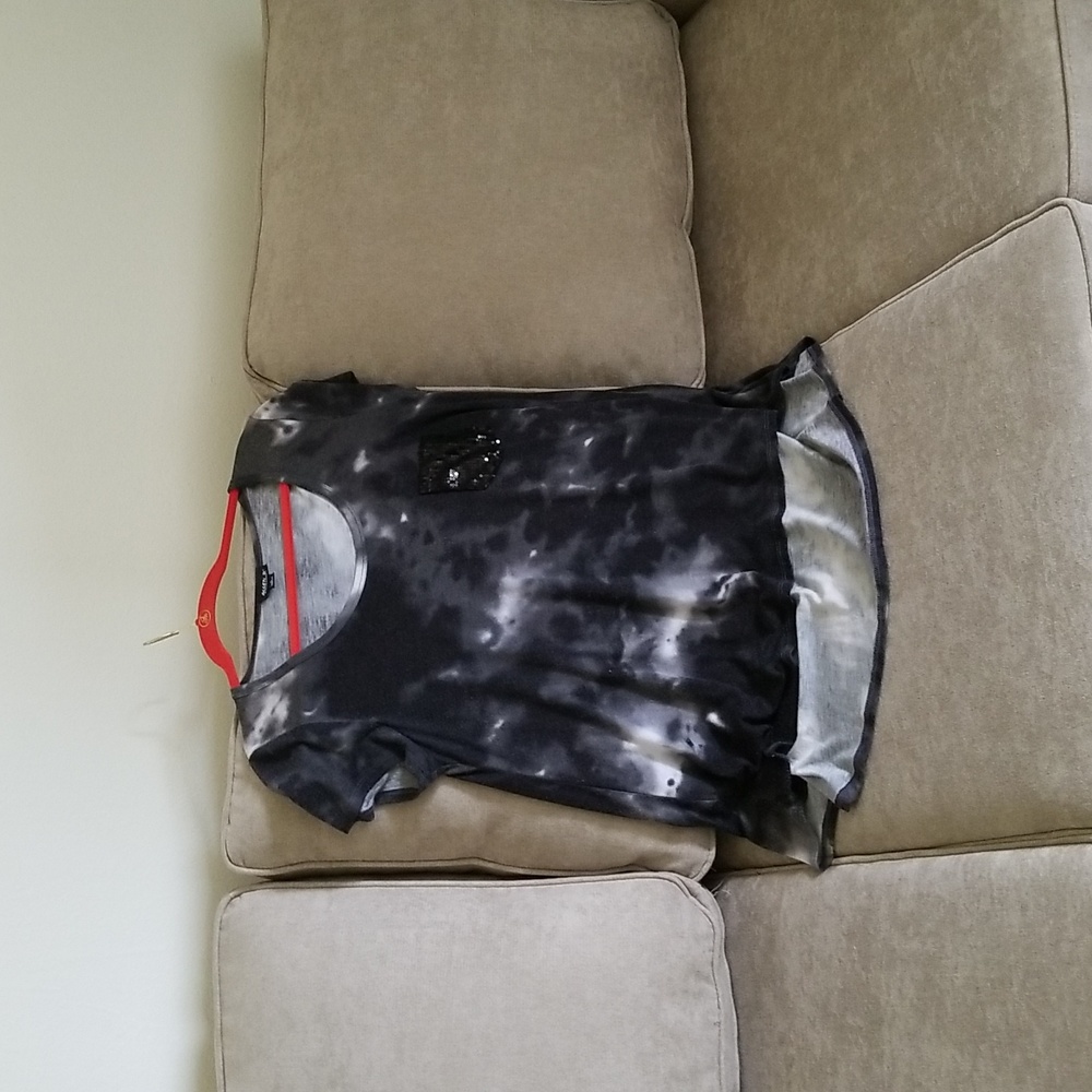 High-Low Tee - Picture 11 of 11